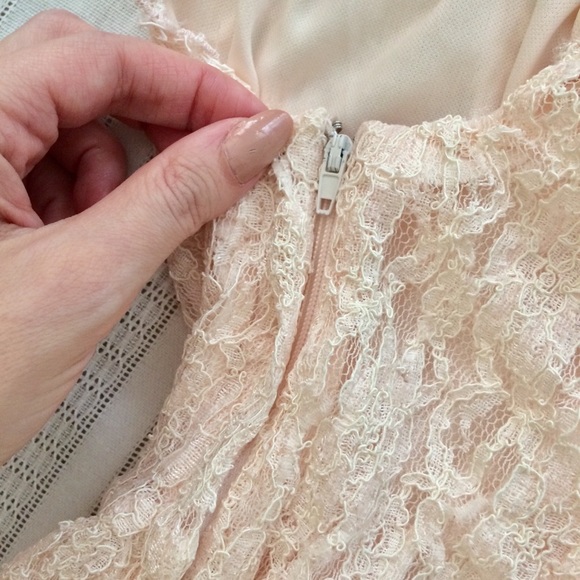 Moon Collection Pink Lace Dress - Picture 7 of 8